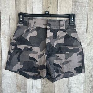 Hollister High Rise Mom Camo Shorts Women's Size XS Black Gray Pockets
Stretch